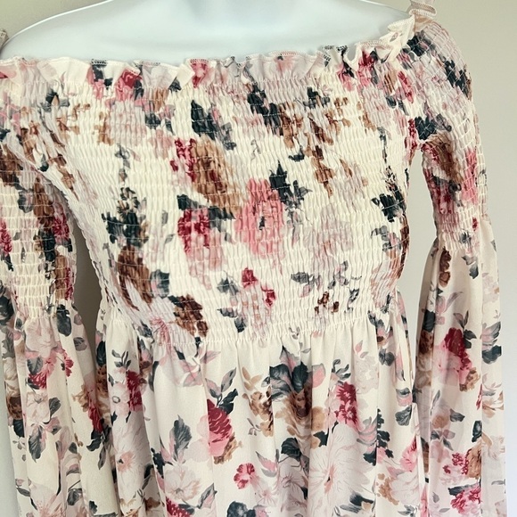 H&M Boho Off the shoulder smocked bell sleeve floral dress size small - Picture 5 of 10